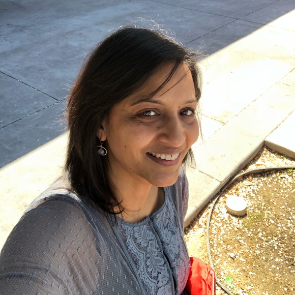 Poshmark profile picture for @poojagoel